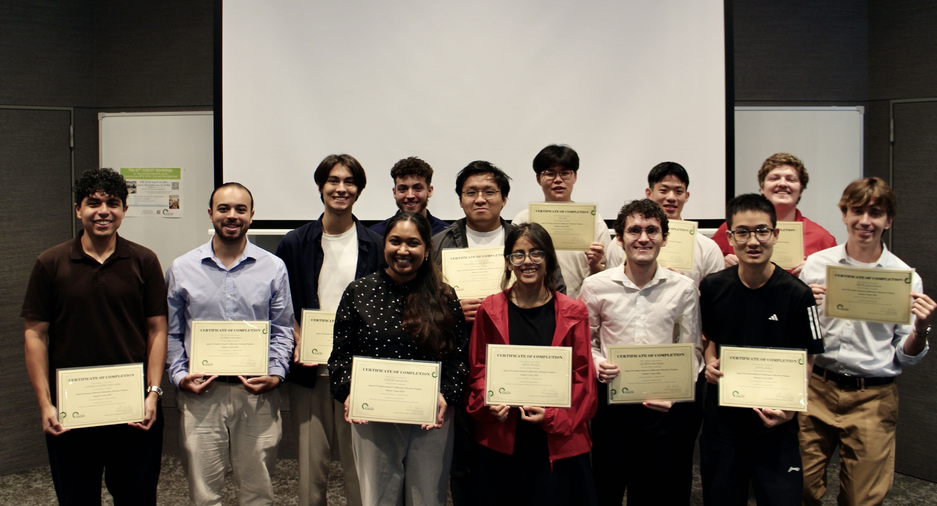 ワークショップ参加者の集合写真